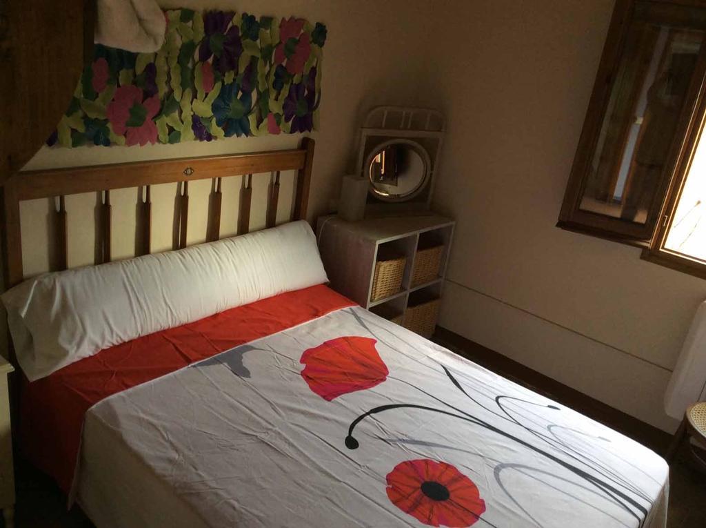Villa La Casanova De Beuda Chambre photo