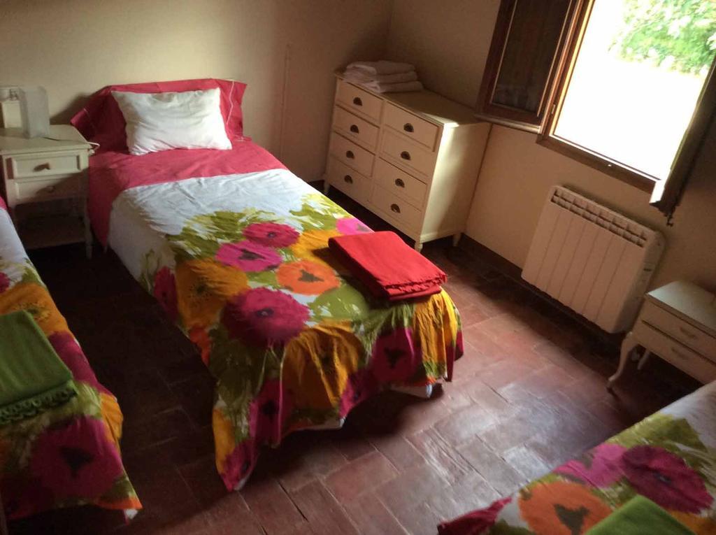 Villa La Casanova De Beuda Chambre photo